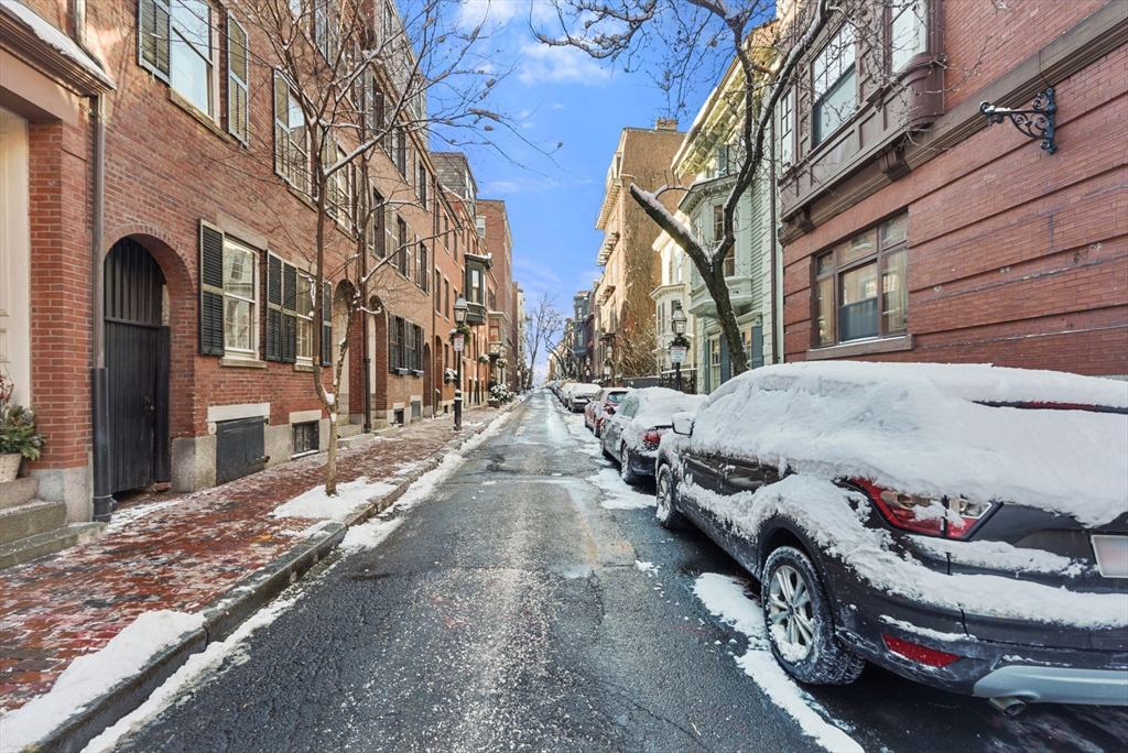 15 Pinckney St, Beacon Hill