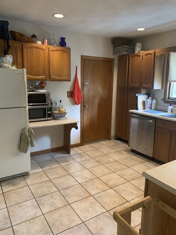 64 Garrison Ave, West Somerville