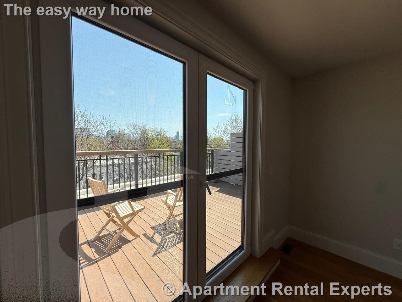 168 Hampshire, Central Square