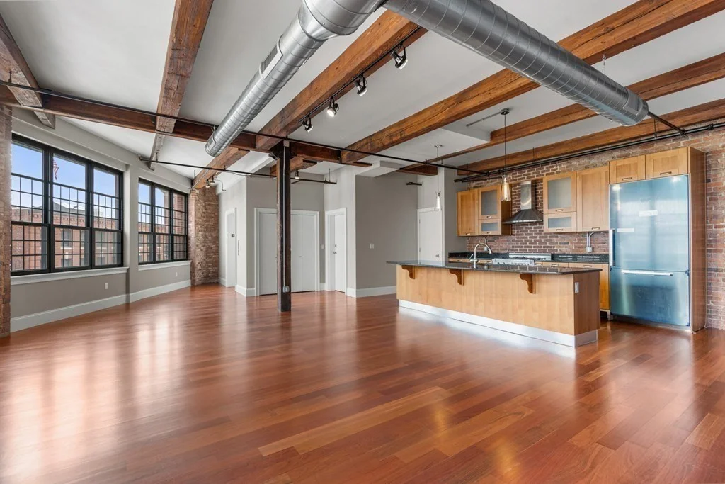 126 N Washington, North End