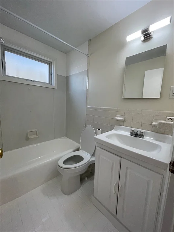 623 Quincy Shore Dr, Wollaston