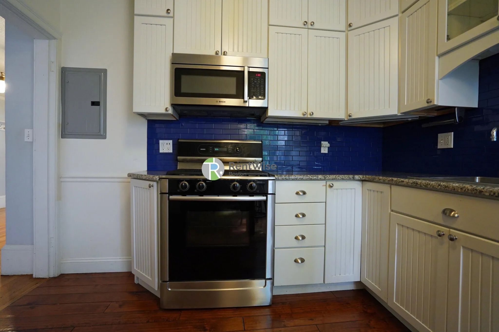 94 Naples Rd, North Brookline