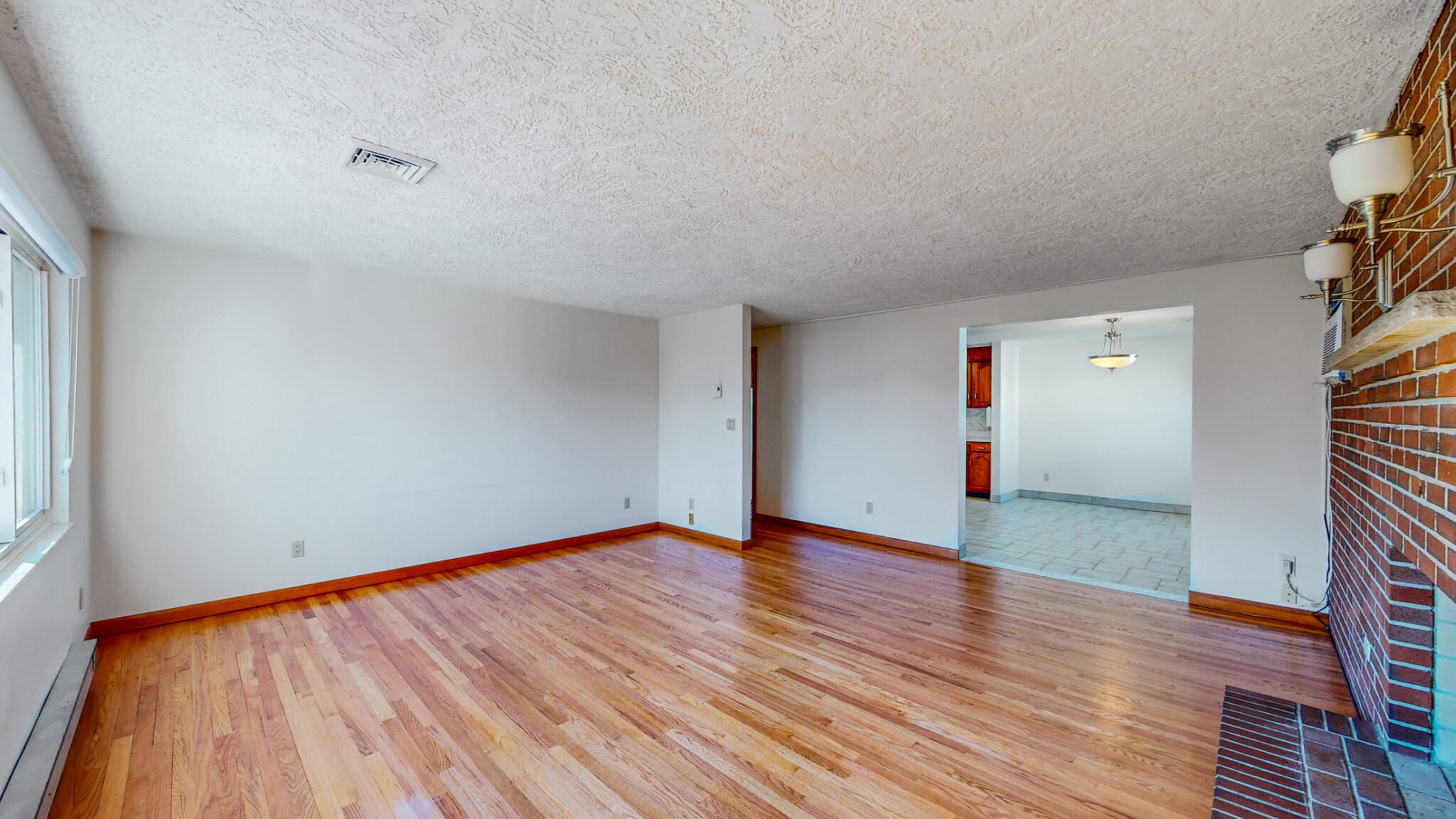 3 bed, 2 bath apartment for rent at 21 Ashmont Rd, Nonantum — photo 3 of 24