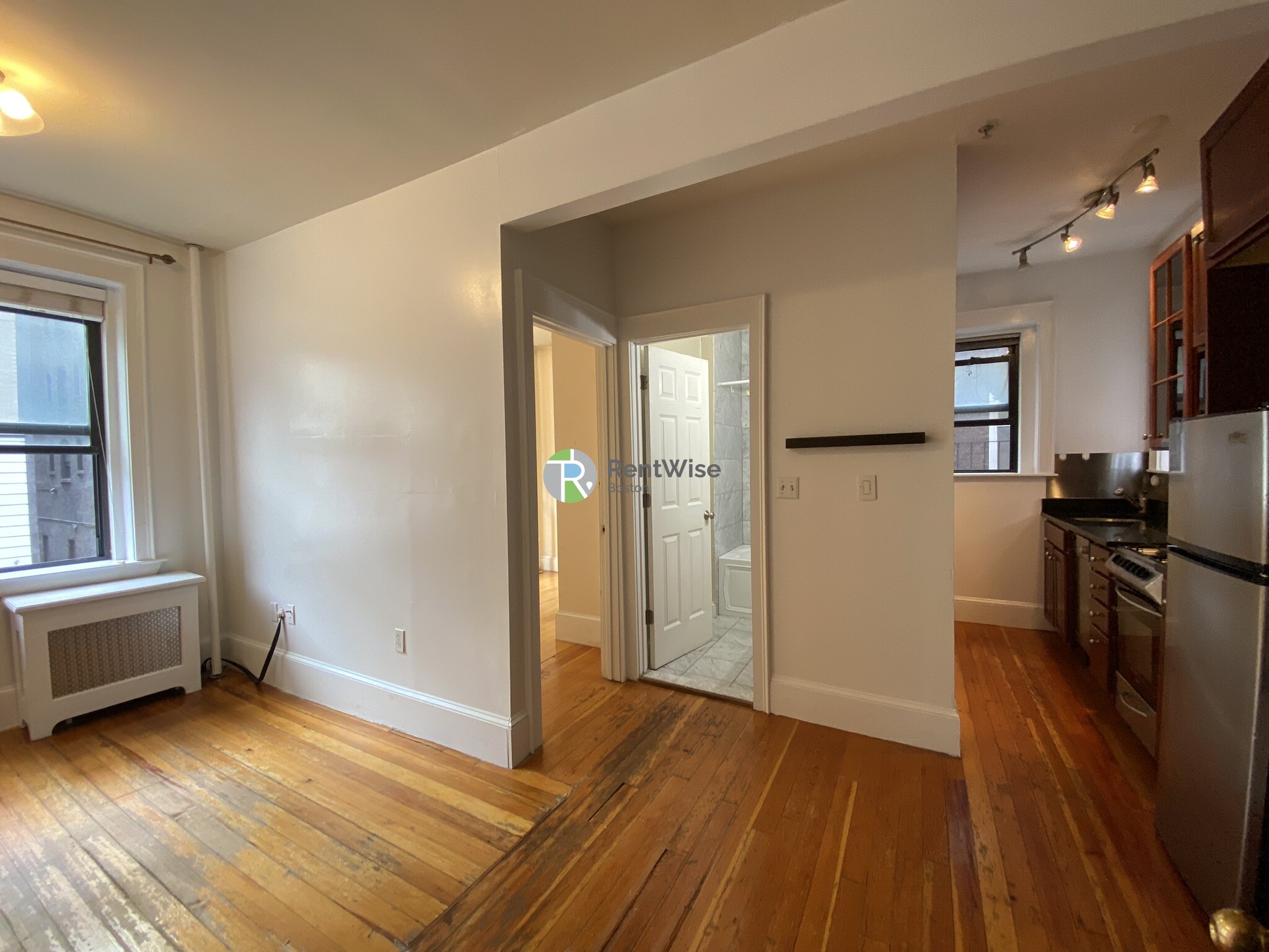 75 Burbank St, Fenway