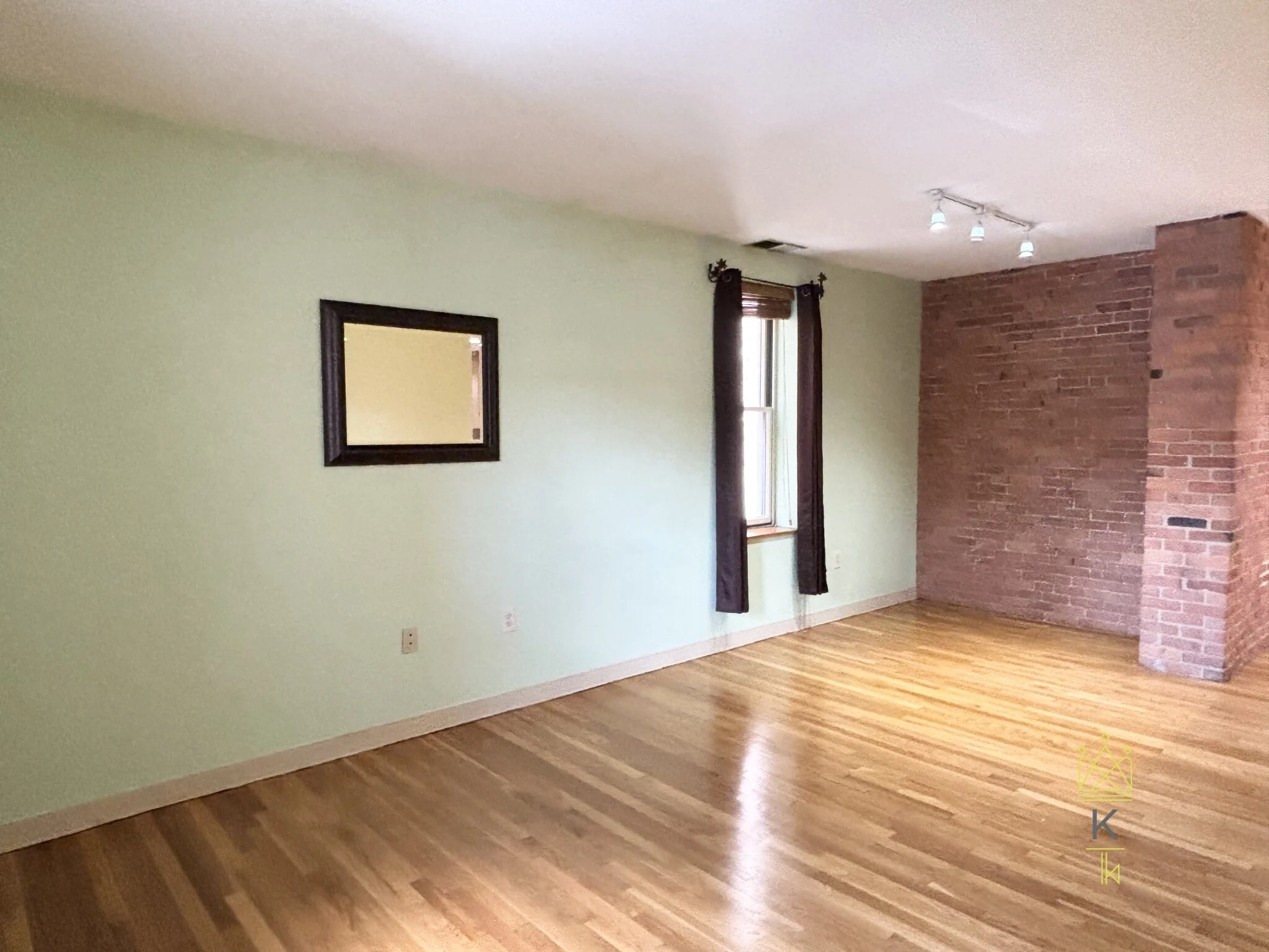 96 Gainsborough St, Fenway