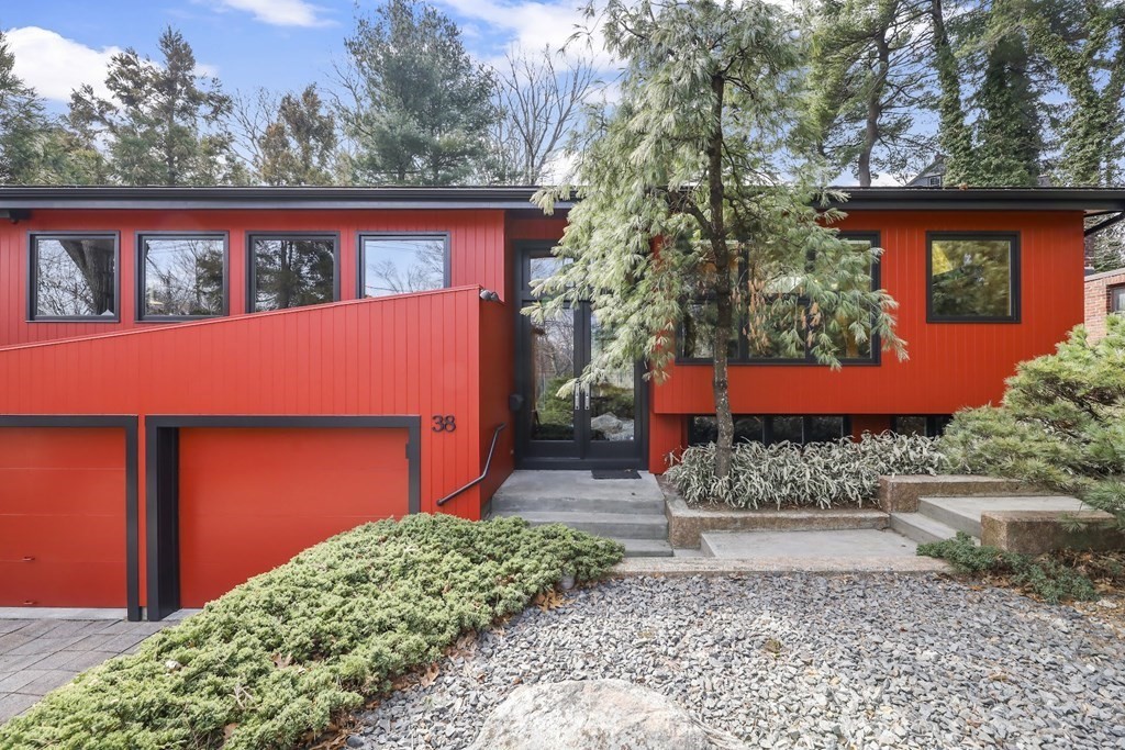 38 Cumberland Ave, Brookline
