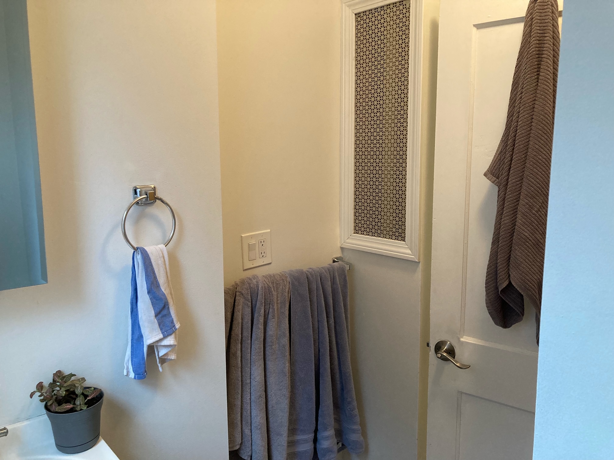 1185 Commonwealth Ave, Allston