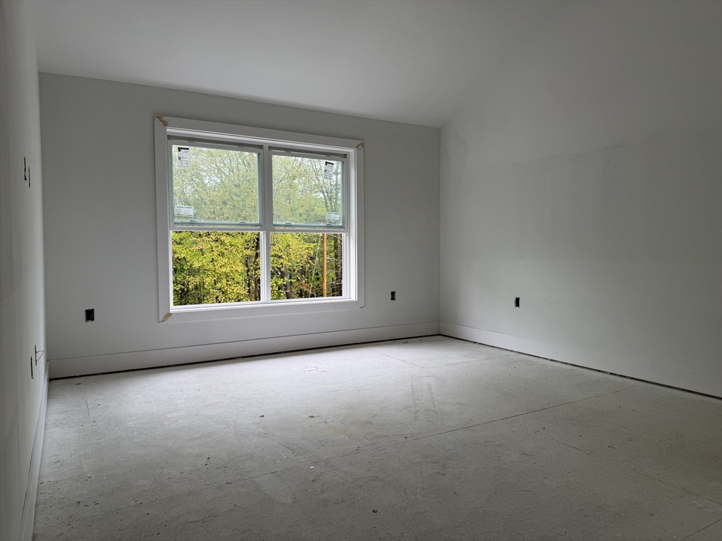 251 Sladen St, Dracut