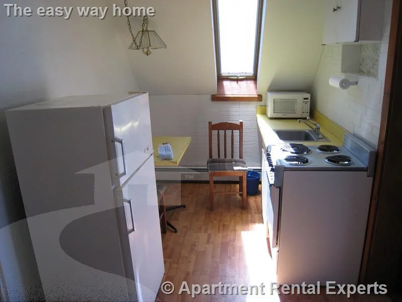 89A College Ave, Tufts