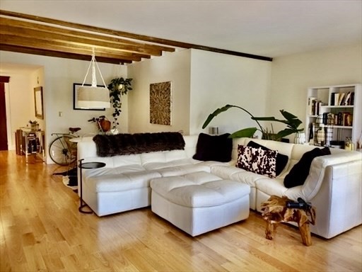 100 Fulton St, Waterfront