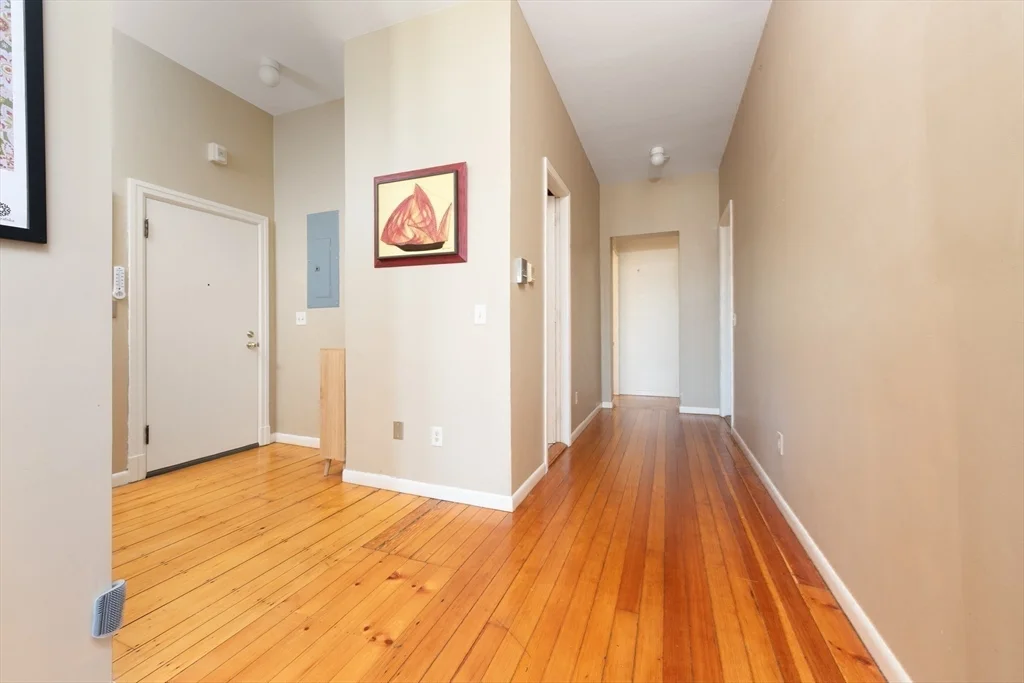 7 Bay State Rd, Fenway