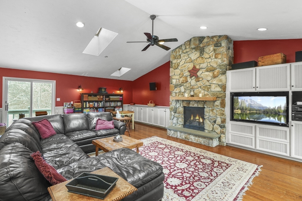 209 Curve St, Millis