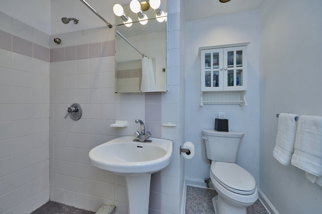 118 Trowbridge St, Harvard Square