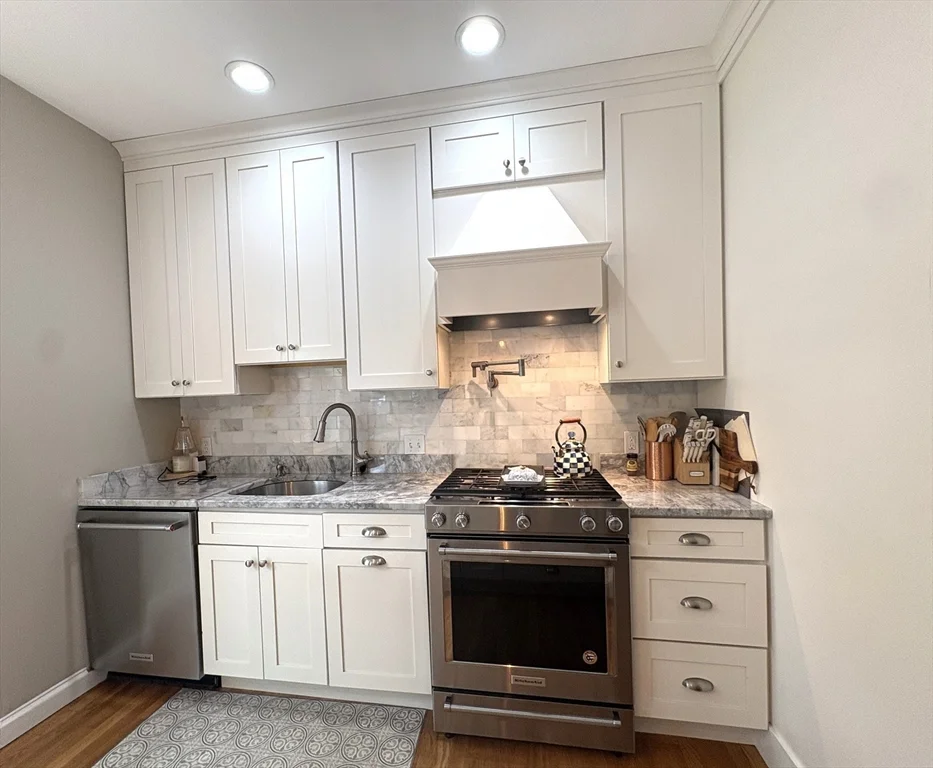 12 Cumberland St, Back Bay