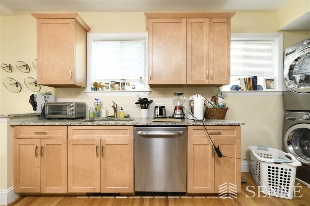 393 Washington, Ward Two