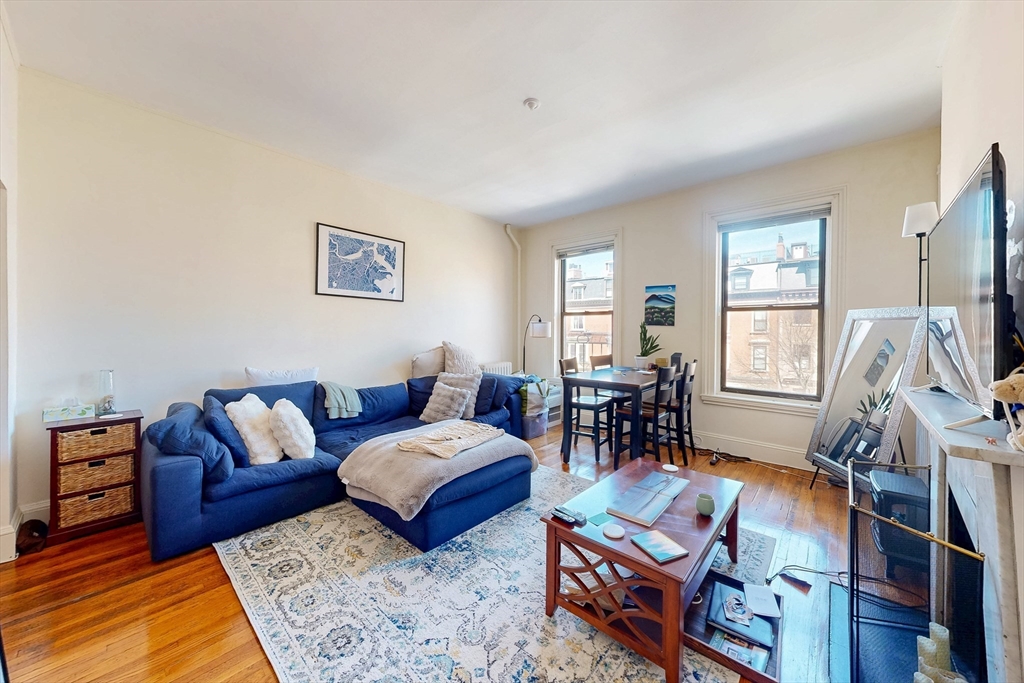 231 Beacon St, Back Bay