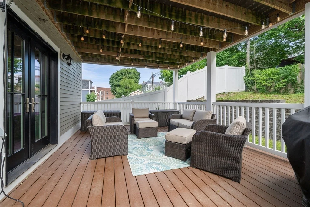 213 E Eagle St, East Boston