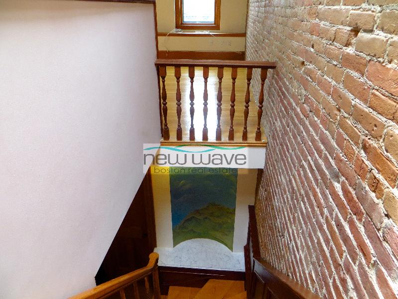 17 Holyoke St, South End