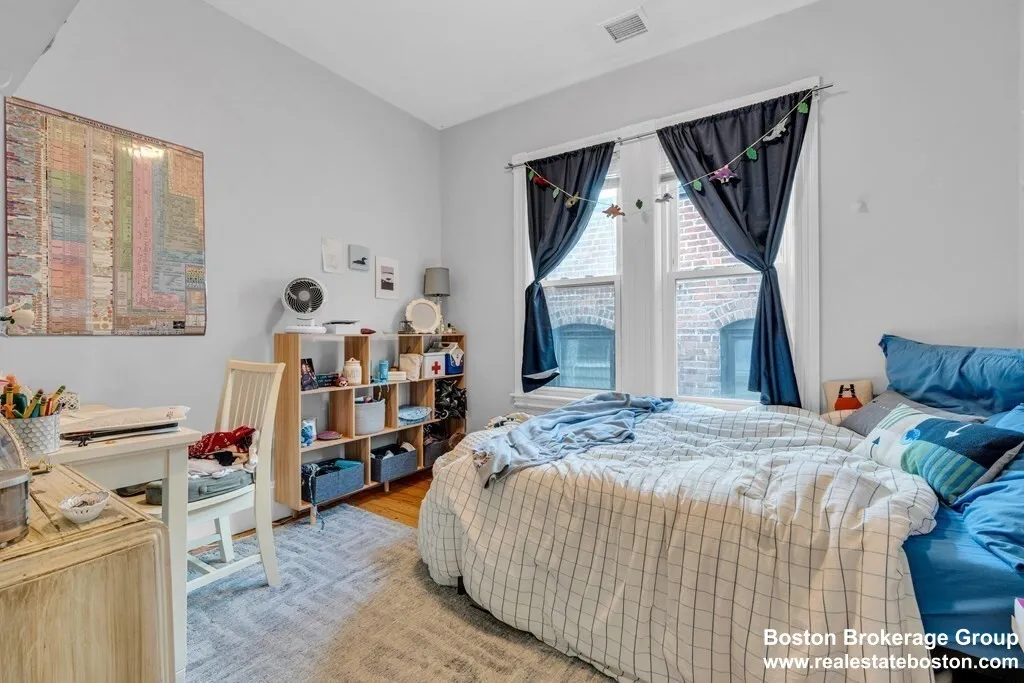 180 Saint Alphonsus St, Mission Hill