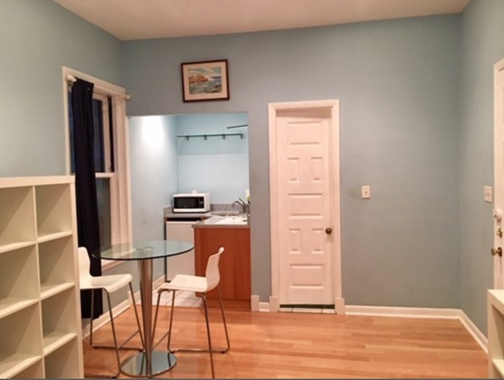 261 Beacon St, Back Bay