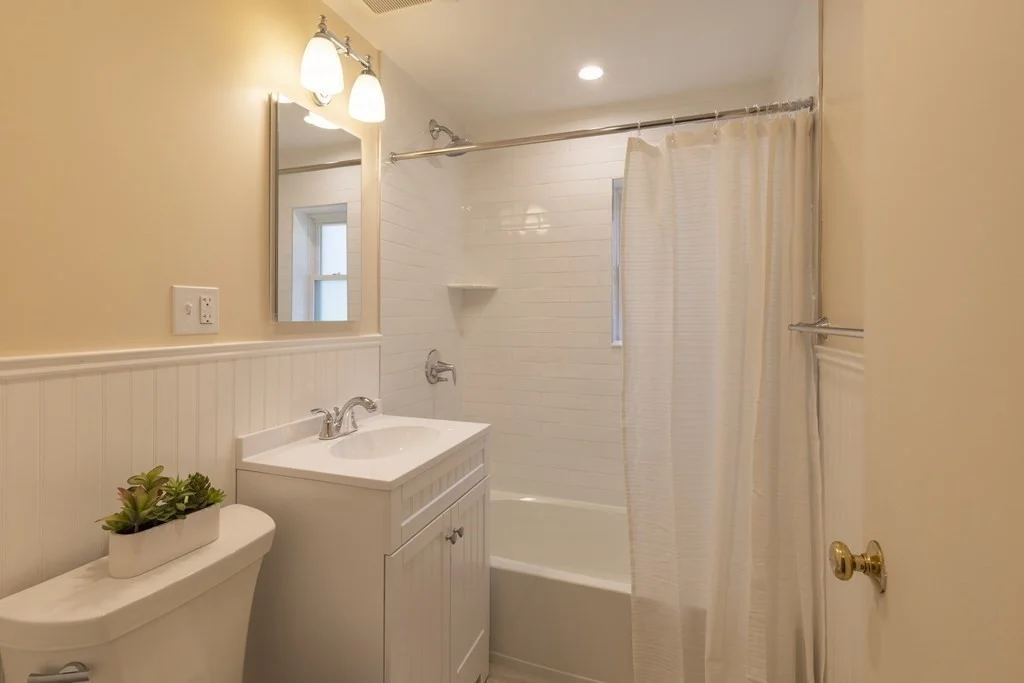 60 Lionel Ave, Waltham