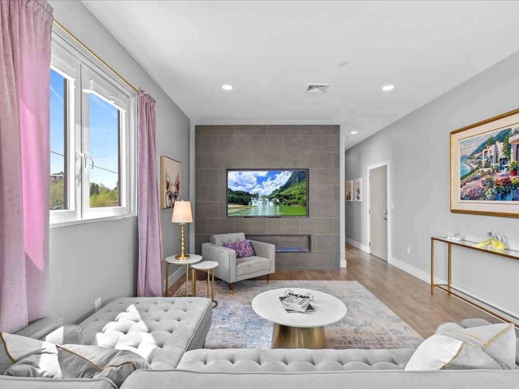 610 Rutherford Ave, Charlestown