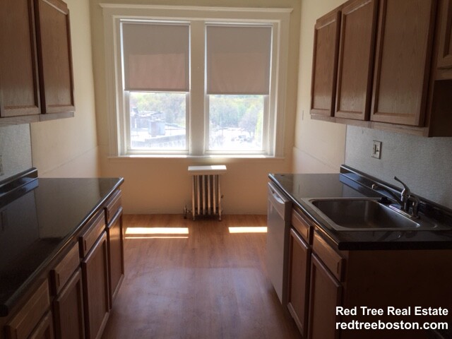 1820 Commonwealth Ave, Brighton