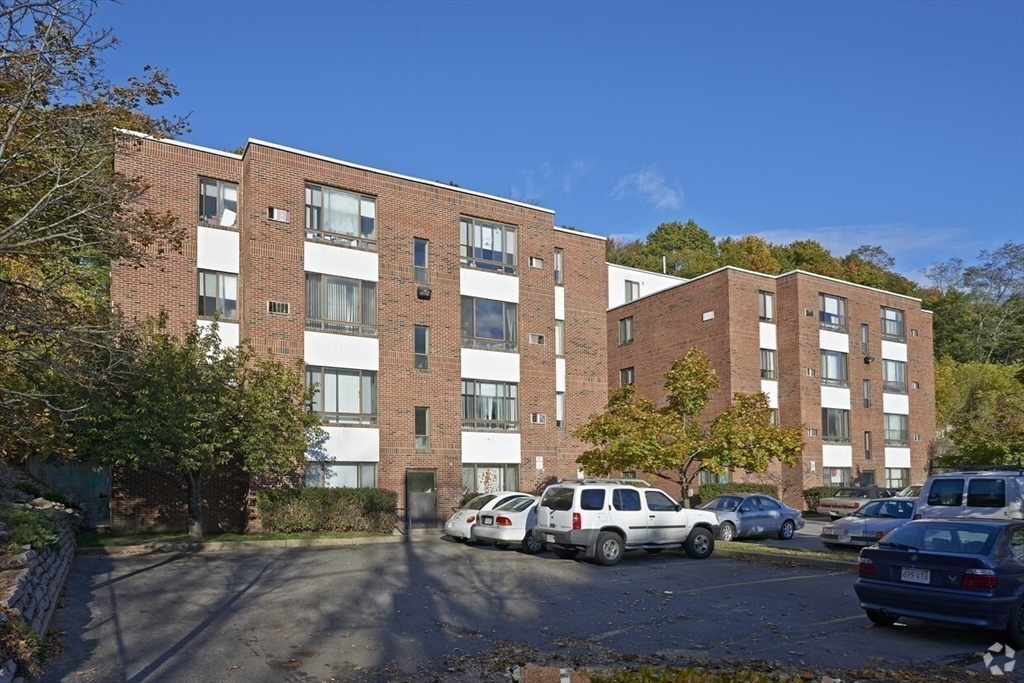 109 Tremont Pl, Brighton