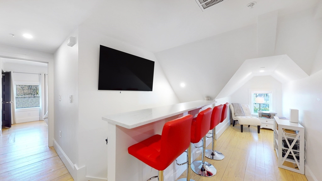 659 South St, Waltham