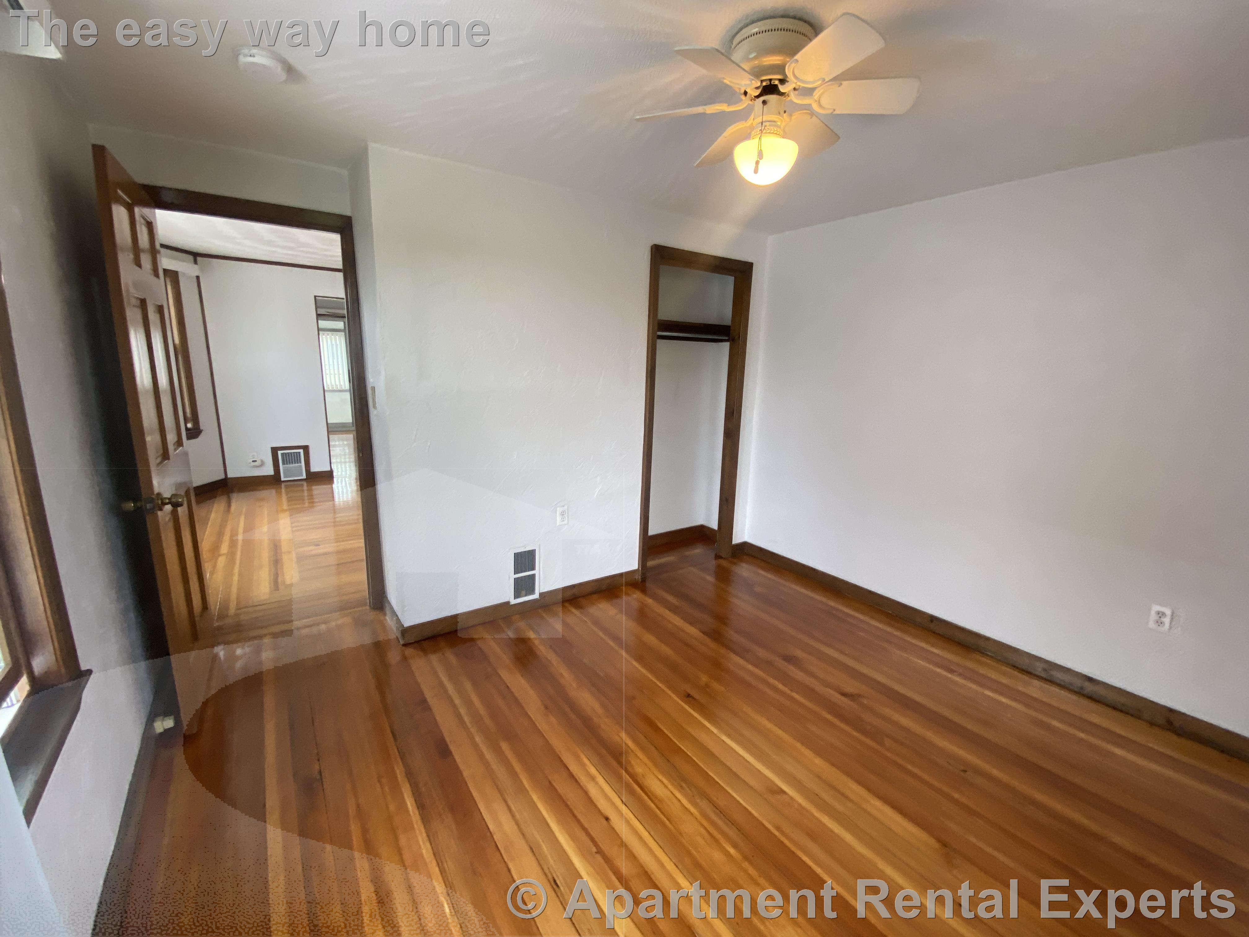 124 Willis Ave, Tufts