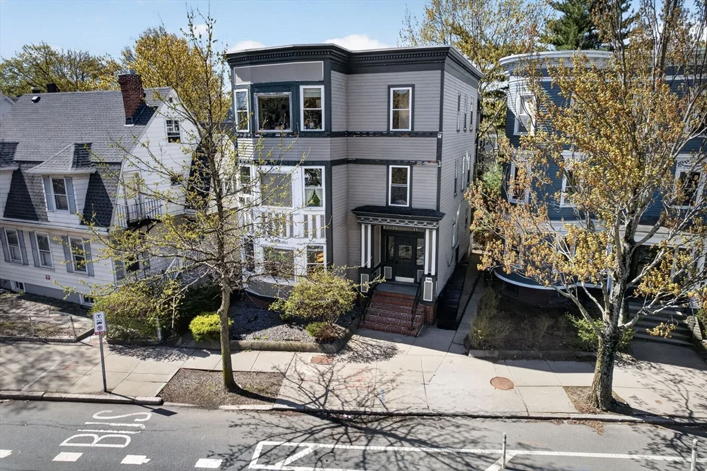 1576 Cambridge St, Mid-Cambridge