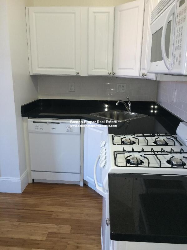 64 Hemenway St, Fenway