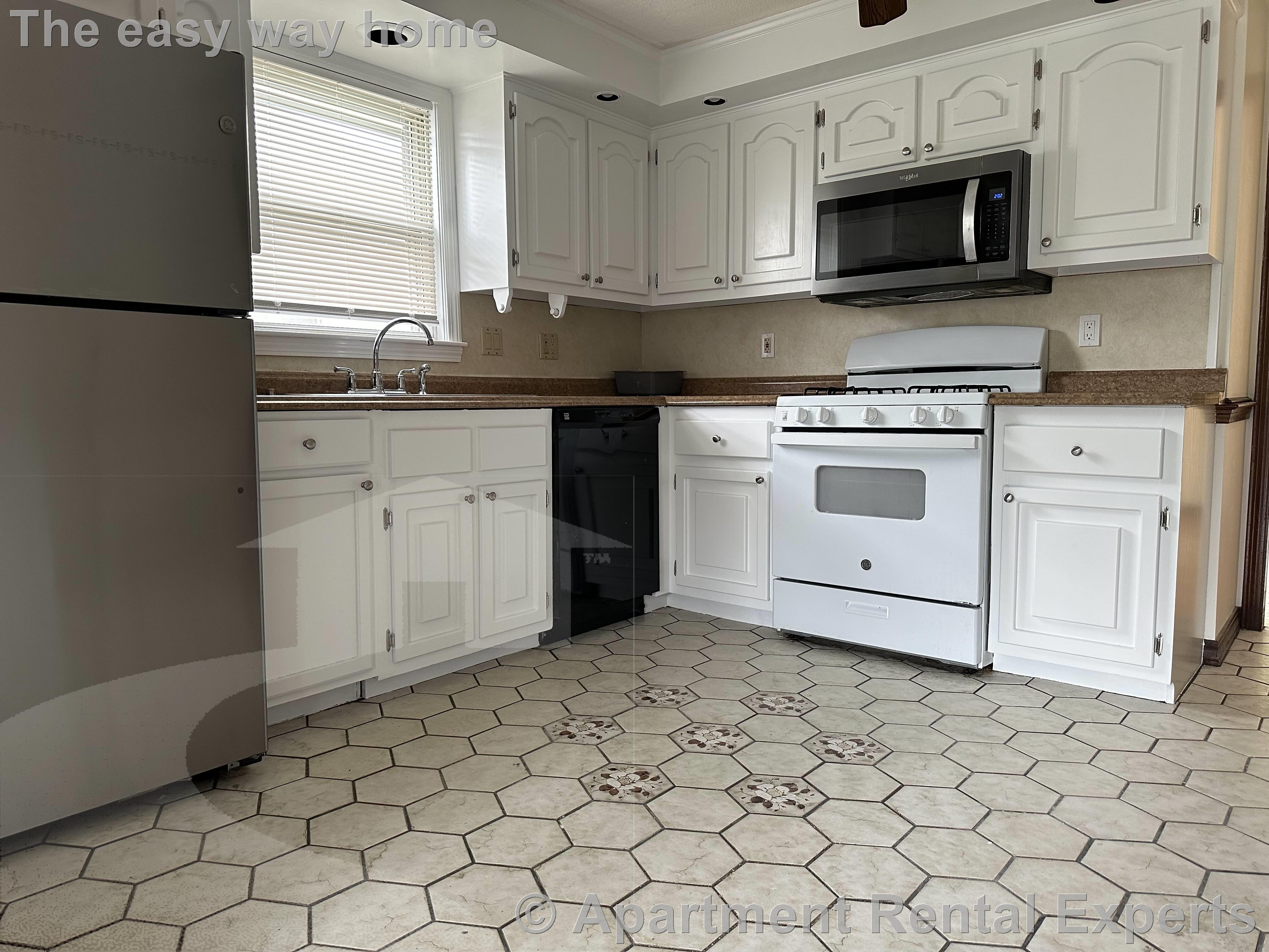 58 Windsor Rd, Tufts