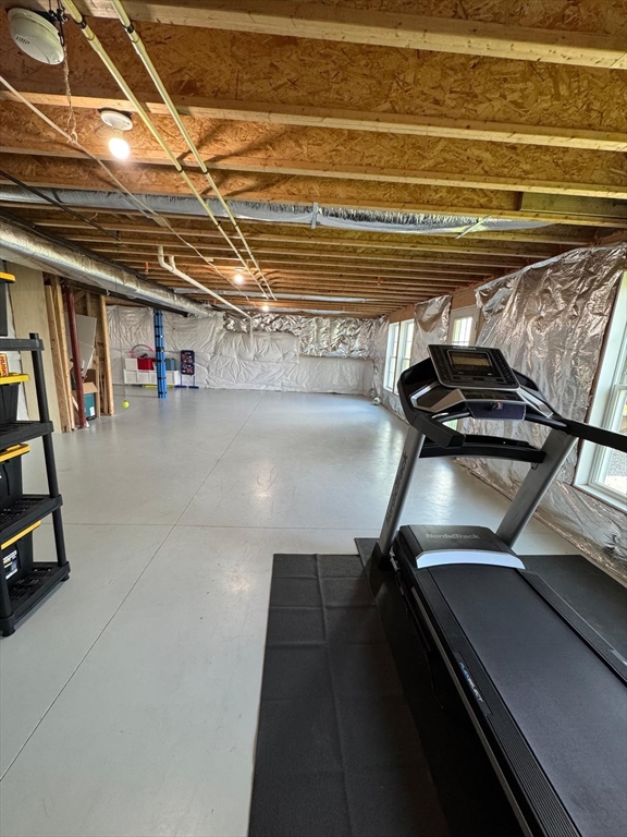 33 Poplar Ln, Hopkinton