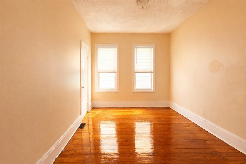 17 Langdon St, South Boston