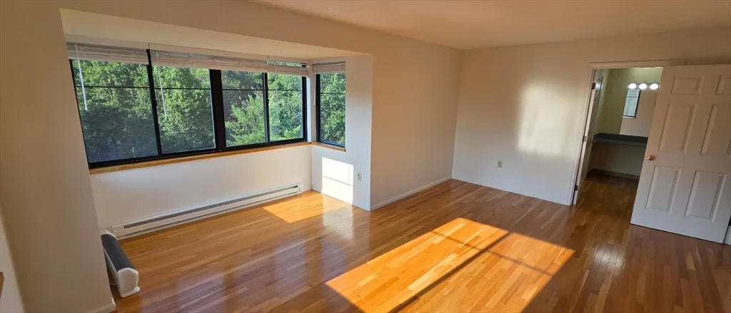 200 Ledgewood Dr, Stoneham