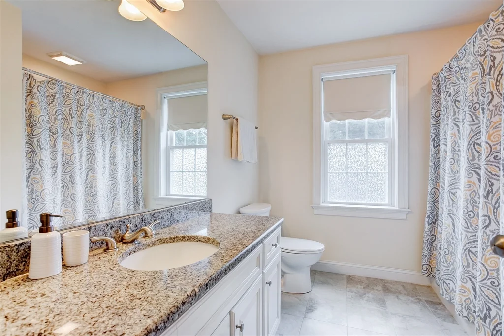 3 Hawthorne St, Woburn