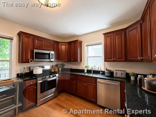 217 Willow Ave, Davis Square