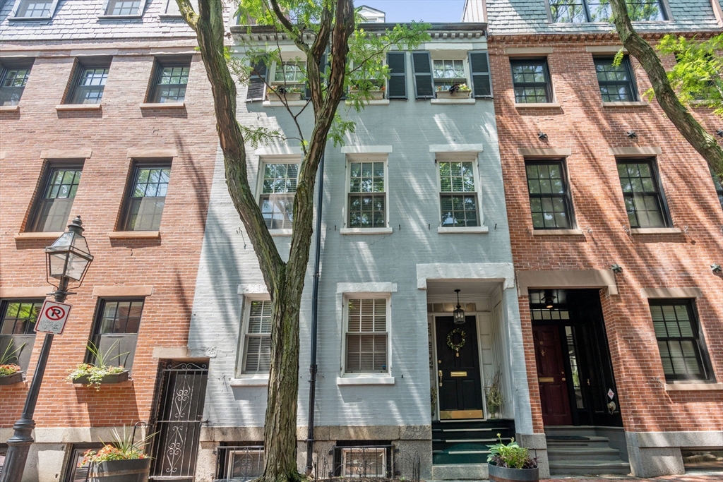 8 Melrose St, Back Bay