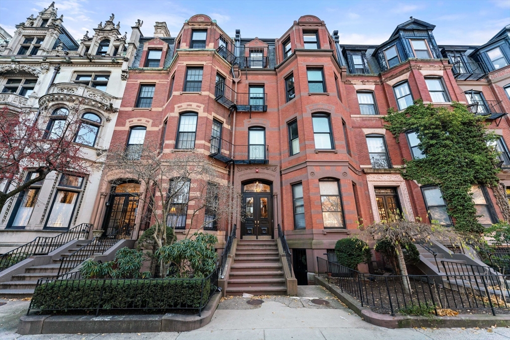 320 Commonwealth Ave, Back Bay