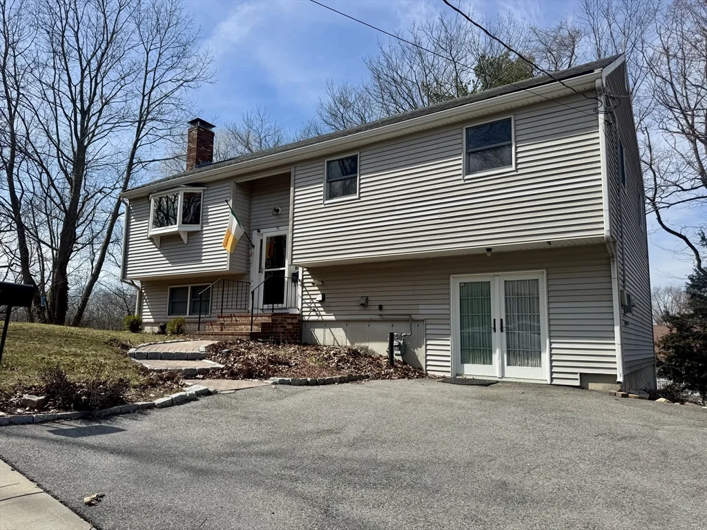 15 Curlew St, West Roxbury