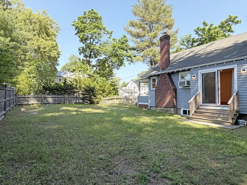 63 Pierrepont Rd, Newton Lower Falls