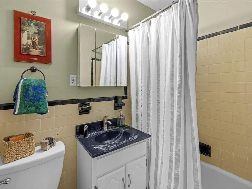 228 Commonwealth Ave, Back Bay