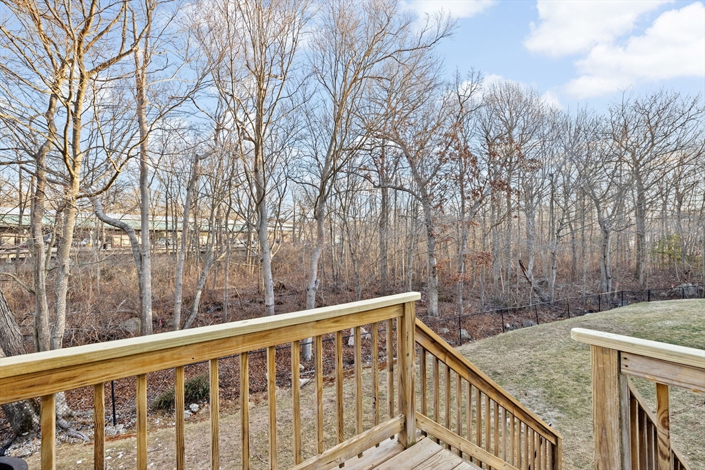 196 Summer St, World's End