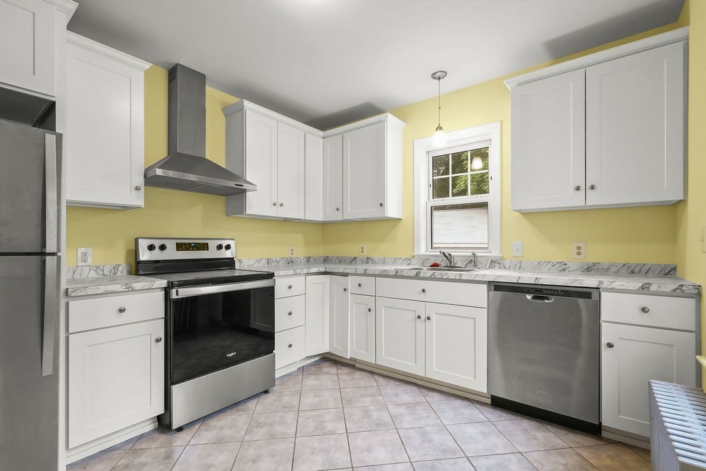 10 Cottage St, Attleboro Falls