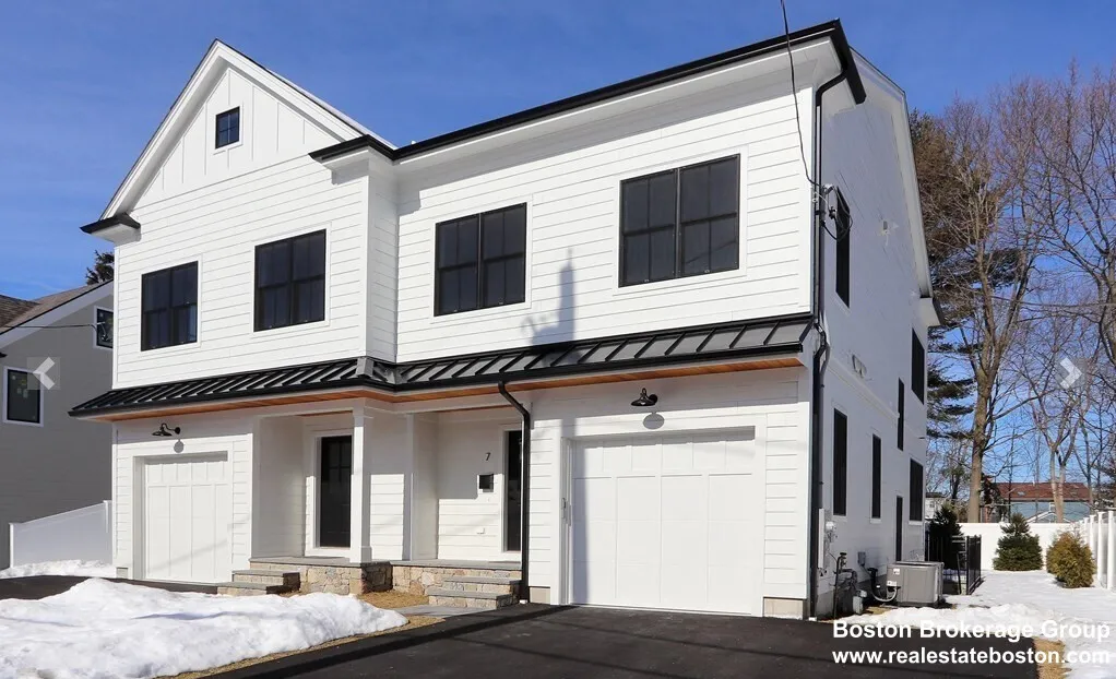 7 Sharon Ave, Auburndale