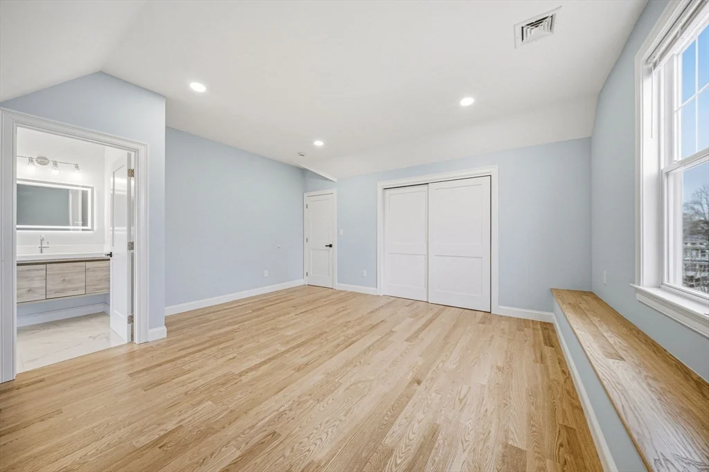 9 Logan Ave, Medford