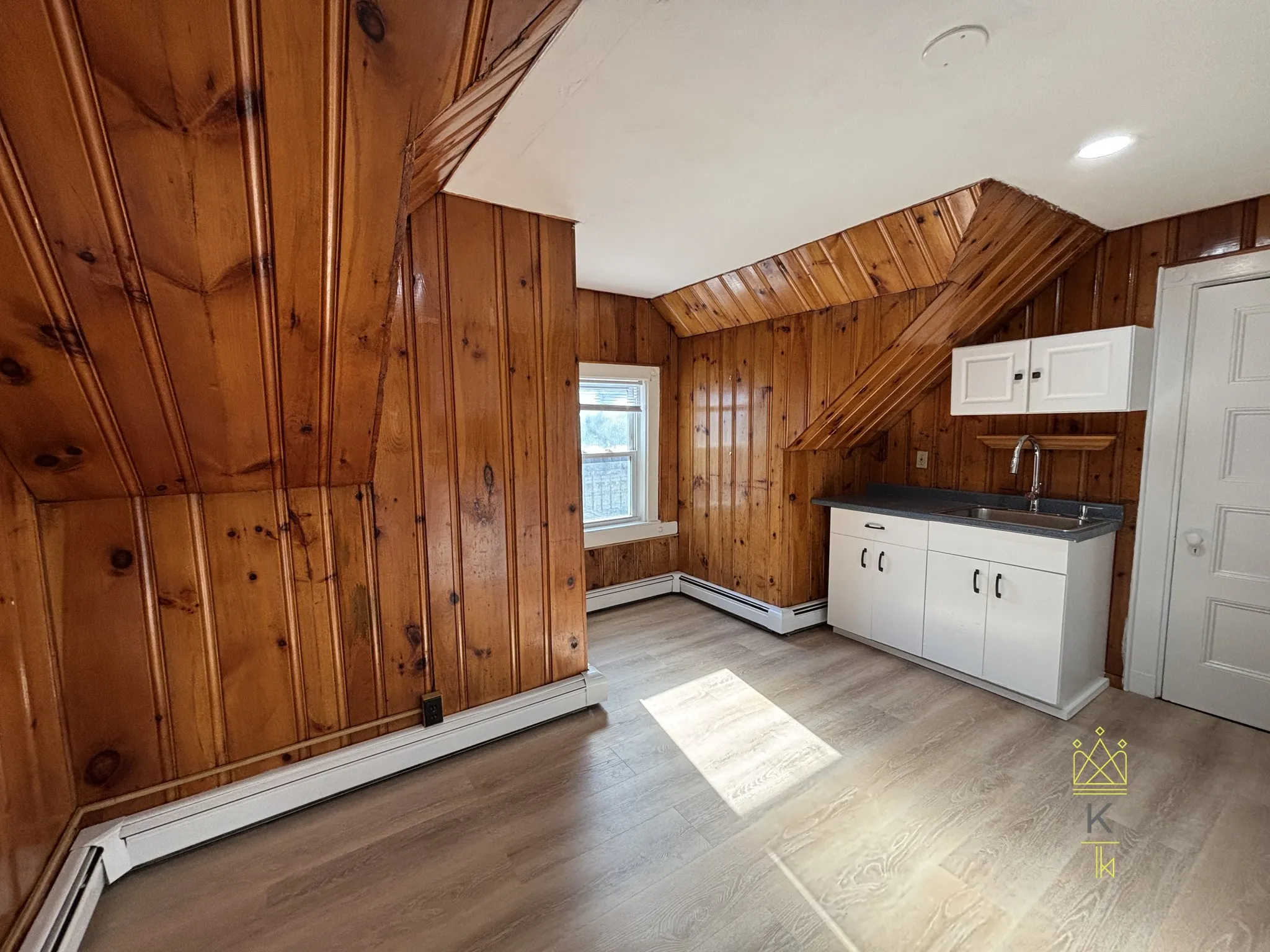 21 Osborne Rd, North Brookline