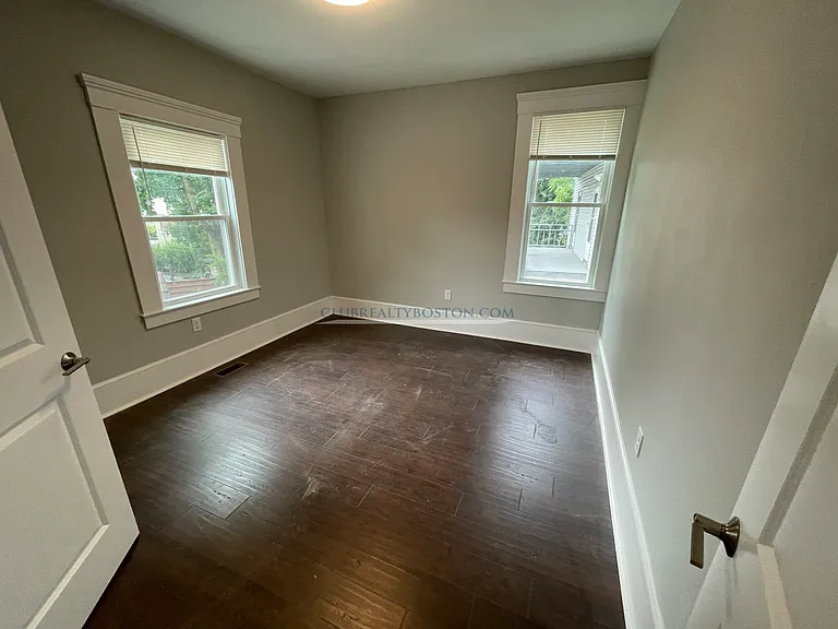 66 Church St, Waltham