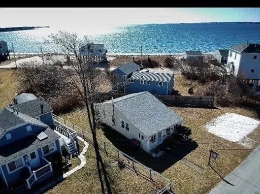 13B Hathaway, Fairhaven